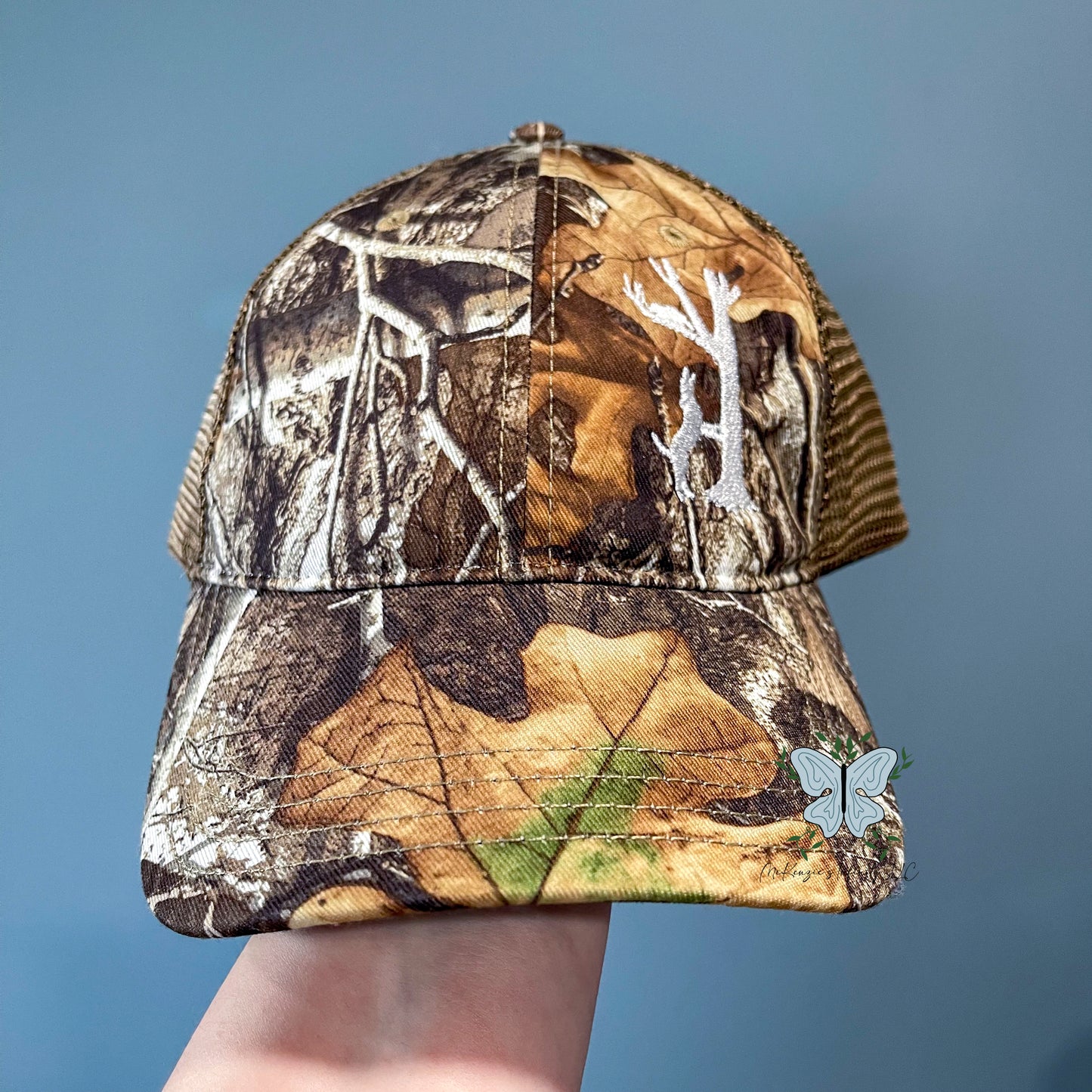 Dog Treeing Raccoon / Hunting Dog / Raccoon Dog, Camouflage Cap/Hat